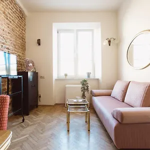 https://krakowska-5.krakowhotelspoland.com